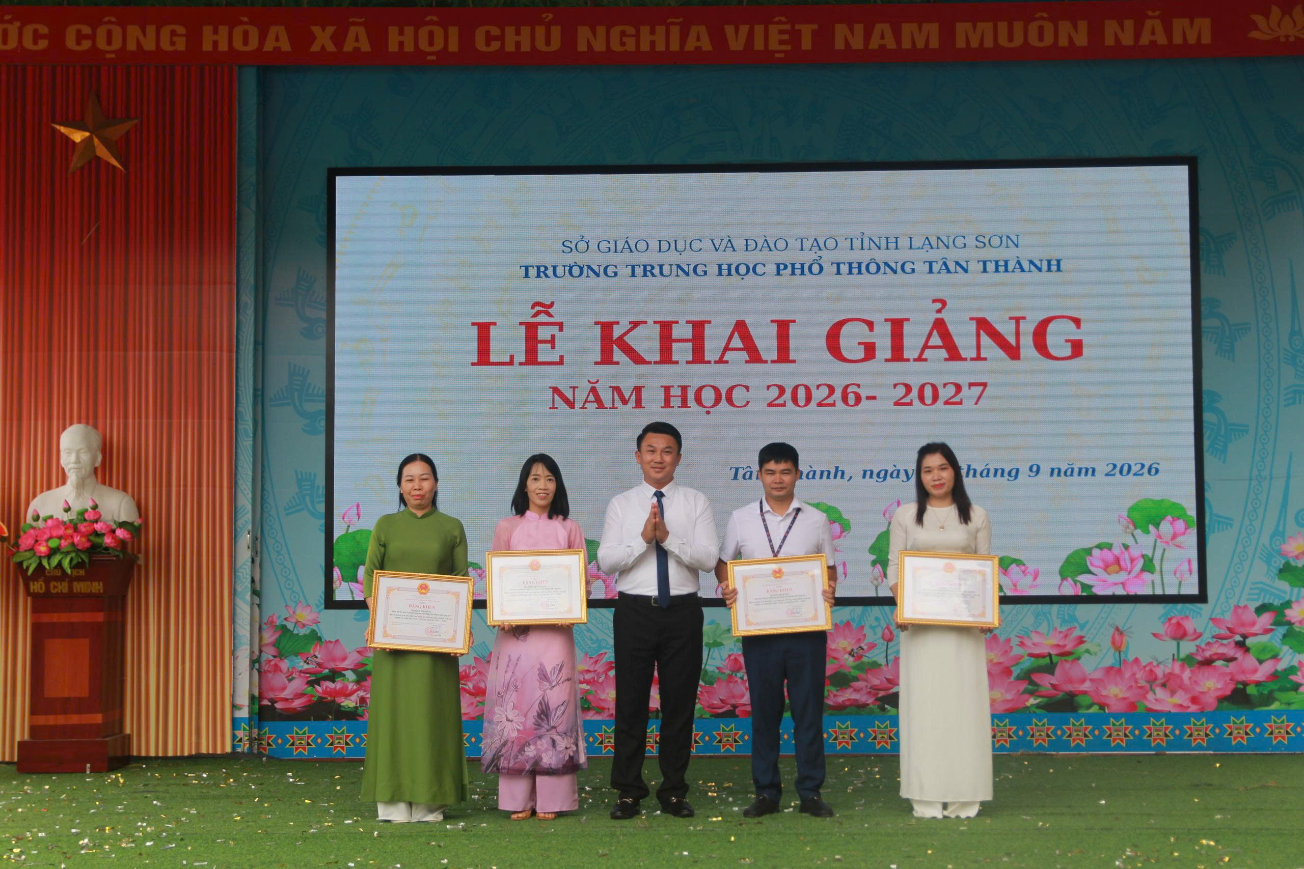 Nô nức ngày khai giảng