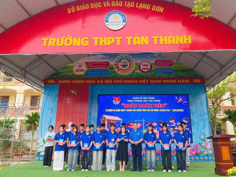 Duyệt văn nghệ chuẩn bị khai giảng năm học mới