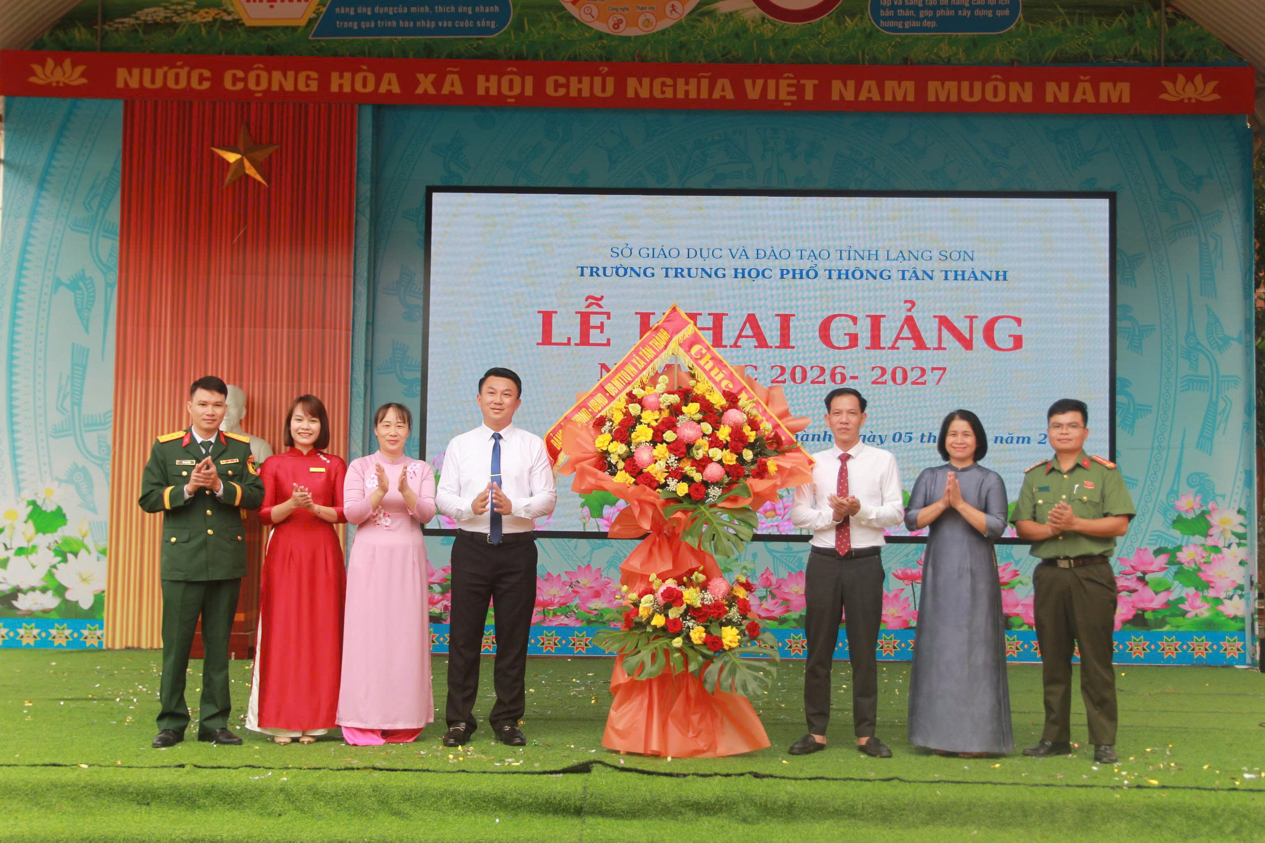 TRƯỜNG THPT TÂN THÀNH TƯNG BỪNG KHAI GIẢNG NĂM HỌC 2026–2027